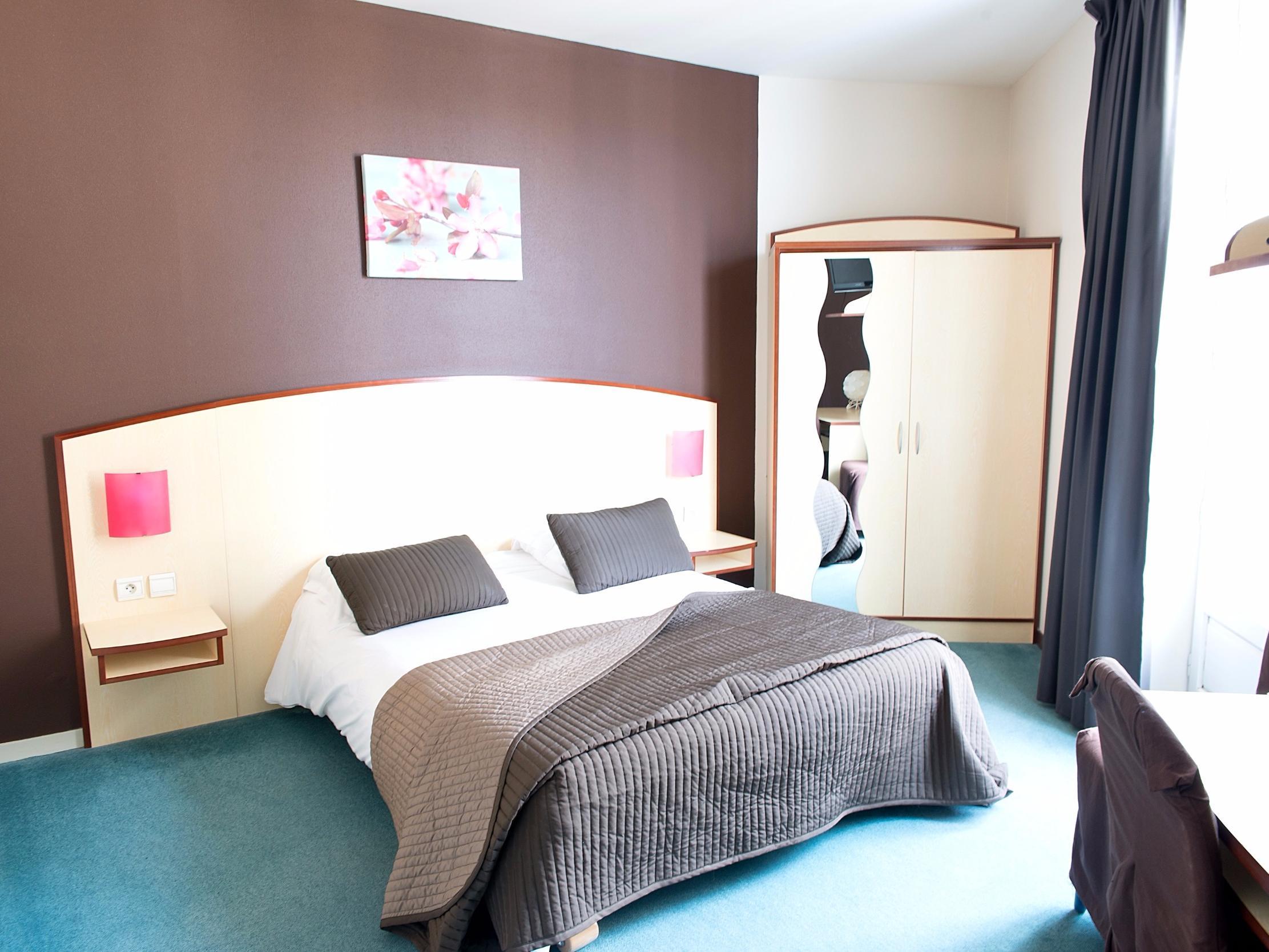 Logis Hotel De France Restaurant Le Lucullus Montmorillon Luaran gambar