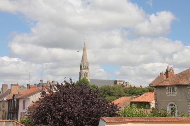 Logis Hotel De France Restaurant Le Lucullus Montmorillon Bilik gambar